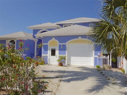 2637 2nd St, Cape Coral, FL 33993-9760