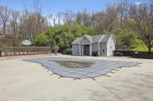 3105 Eaton Ct, Danbury CT  06811-4068 exterior