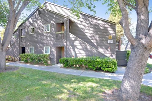 1072 Yarwood Ct, San Jose, CA 95128-4727