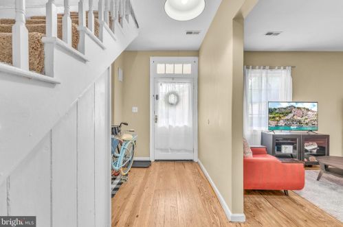 208 Princess Anne St, Fredericksburg VA  22401-6039 exterior