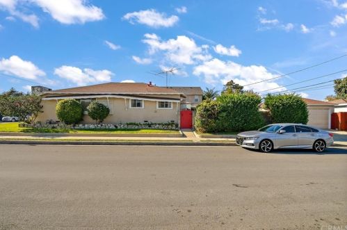 4901 138th St, Hawthorne, CA 90250-6542