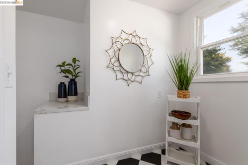 3963 Coolidge Ave, Oakland CA  94602-3428 exterior