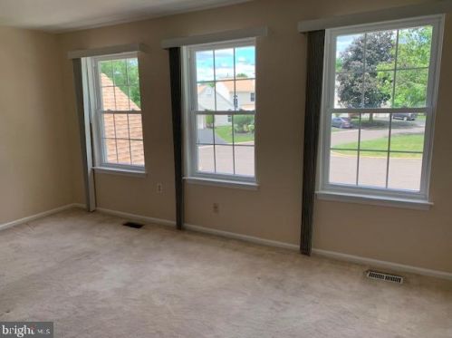 665 Croft Dr, Southampton PA  18966-4045 exterior