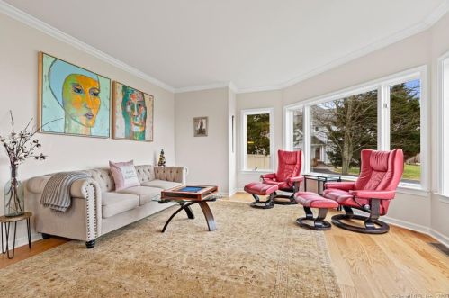 86 Crosswinds Dr, Groton CT  06340-4870 exterior