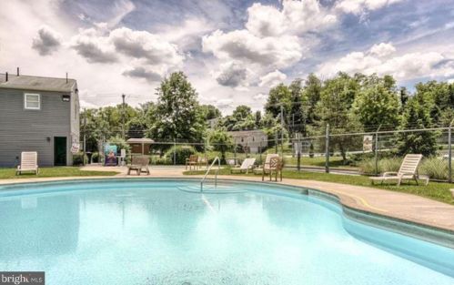 9 Conley Ln, Etters PA  17319-9015 exterior