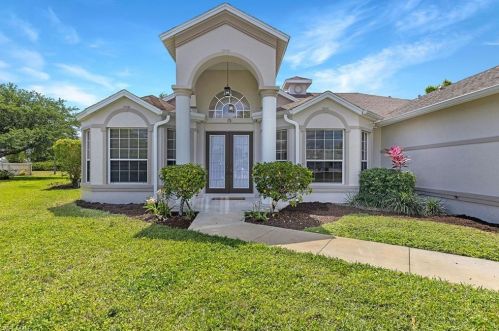 6180 Woodstone Dr, Naples, FL 34112-3755