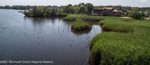 49 Cherokee Ln, Bricktown NJ  08724-4405 exterior