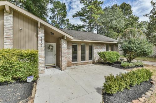2107 Whispering Trails Dr, Humble, TX 77339-2377