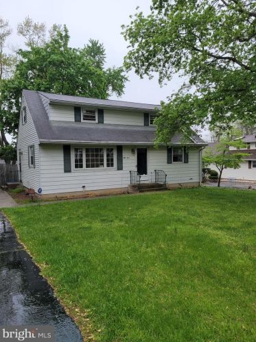 53 Princeton Ave, Trenton, NJ 08619-2047