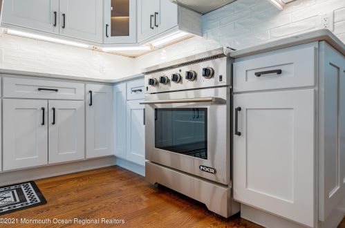 803 Leonardville Rd, Leonardo NJ  07737-1335 exterior