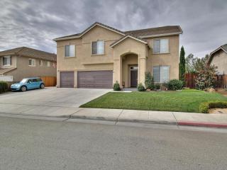 1180 Mulberry Ct, Hollister, CA 95023-5260