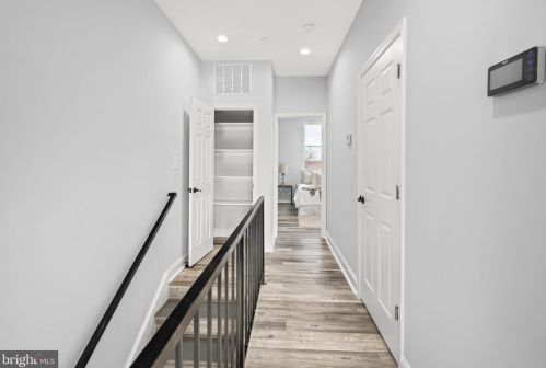 1111 Holbrook Ter, Washington DC 20002-2704 exterior