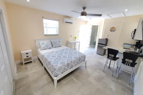 219 9th Ave, Boynton Beach FL  33435-3139 exterior