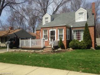 33921 Roberts Rd, Willoughby, OH 44095-2139