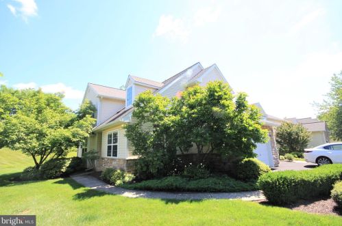 135 Canterbury Ln, Blue Bell PA  19422-1278 exterior