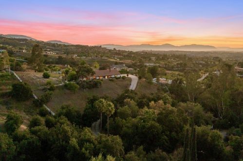39386 Chaparral Dr, Temecula CA  92592-8822 exterior