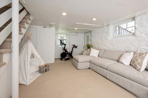 4 Maywood Rd, New Rochelle NY  10804-4706 exterior