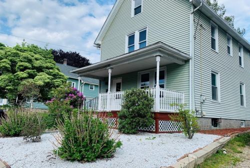 59 Elm St, Ansonia, CT 06401-3313