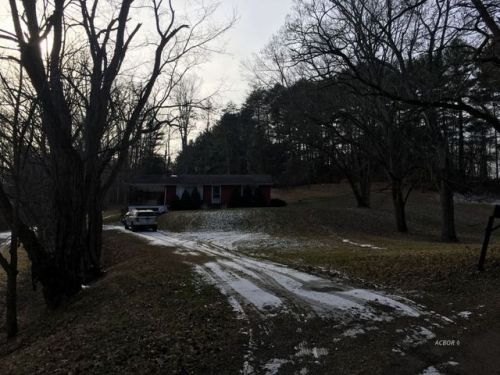 8147 Vore Ridge Rd, Shade, OH 45701-9132