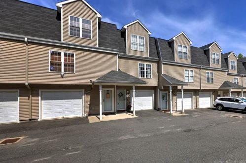 174 Stonefield Dr, Waterbury, CT 06705-3353