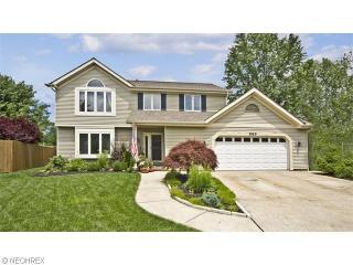 989 Valley Creek Dr, Willoughby, OH 44095-2360