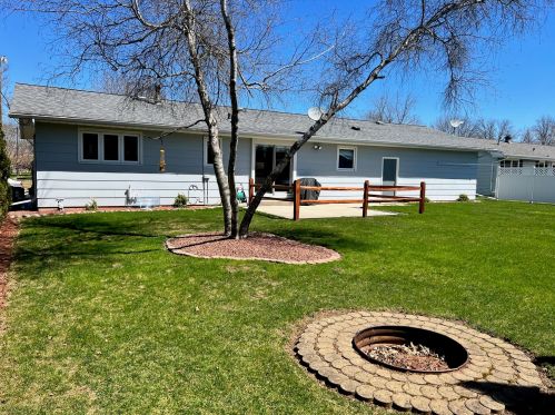 3915 Madeline Ln, Manitowoc, WI 54220-1614