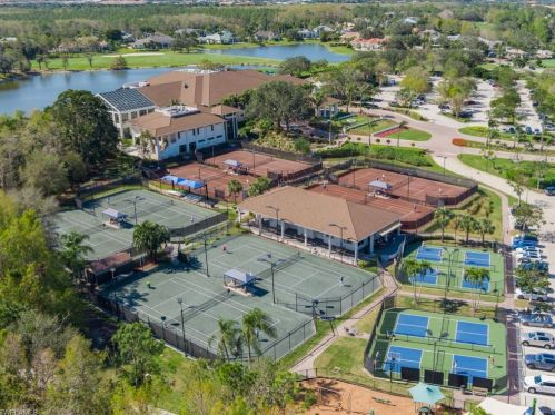 4252 Deephaven Ln, Naples FL  34119-8616 exterior