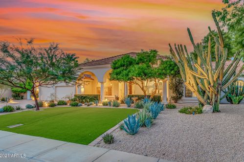 8956 Charter Oak Dr, Scottsdale, AZ 85260-5018