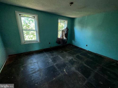 215 Perry St, Trenton NJ  08618-3925 exterior