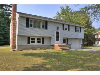 17 Woodbury St, Salem, NH 03079-3212