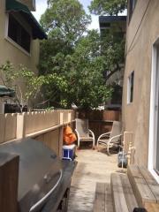 1501 Crest Dr, Manhattan Beach CA  90266-4656 exterior