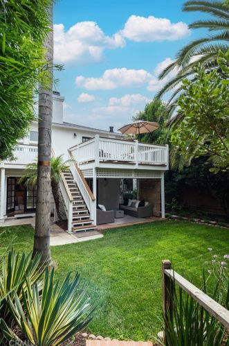 593 26th St, Manhattan Beach CA  90266-2208 exterior