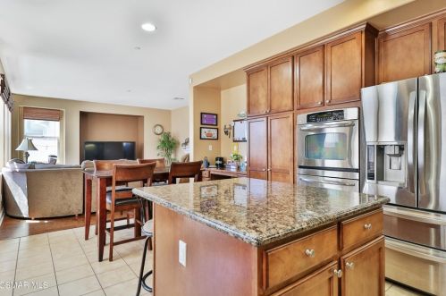 867 Coronado Cir, Santa Paula CA  93060-1666 exterior