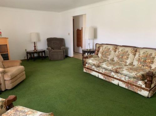 311 Agnew Rd, Jeannette PA  15644-2519 exterior