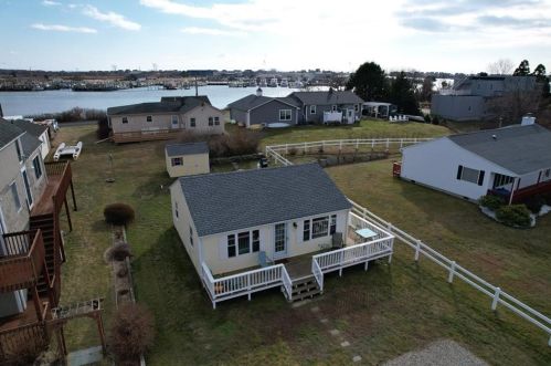 22 Edith Rd, South Kingstown, RI 02882-5613