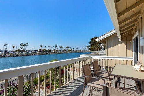 309 Regatta Way, Seal Beach CA  90740-5985 exterior