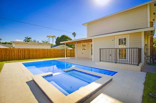 411 33rd St, West Palm Beach FL  33404-3037 exterior