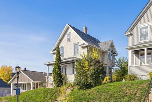 655 Jessamine Ave, Saint Paul, MN 55106-2503