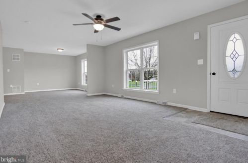 60 Cold Springs Rd, Carlisle PA 17015-9113 exterior