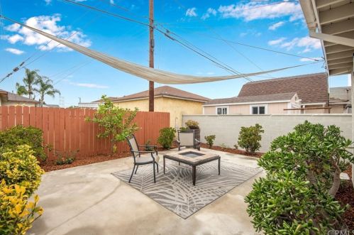 6003 Eckleson St, Lakewood CA  90713-1910 exterior