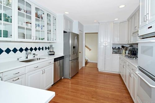 26 Bonwit Rd, Rye Brook NY  10573-1437 exterior