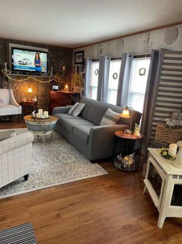 5 Krzak Rd, North Kingstown RI  02852 exterior