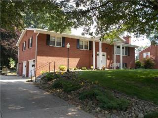 104 Christler Ct, Moon Twp, PA 15108-1359