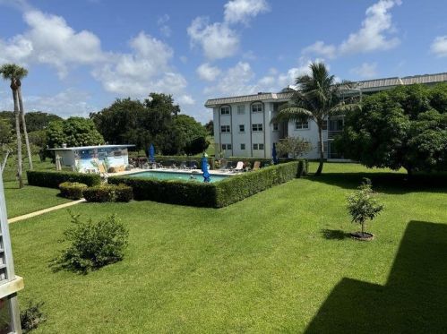 5401 2nd Ave, Boca Raton FL  33487-3834 exterior