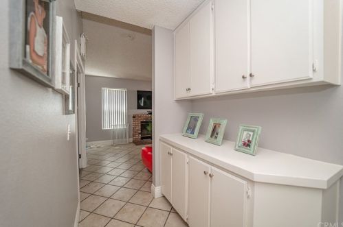 785 Award Dr, Colton CA 92324-2675 exterior