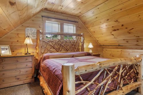 127 Bennett Hl Rd, Columbia NH  03576-3308 exterior