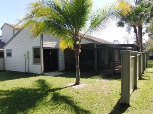 2492 Bedford Mews Dr, West Palm Beach, FL 33414-7708