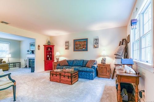 70 Iron Mountain Rd, Warwick NY  10990-3307 exterior