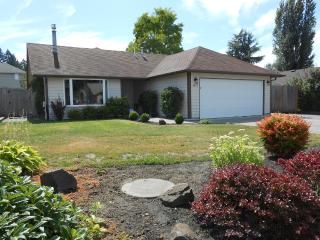 3407 Cherry Blossom Dr, Olympia, WA 98506-3693