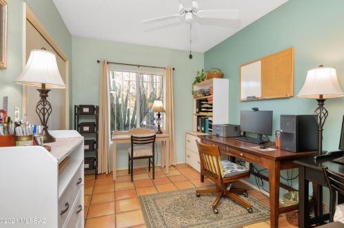 7552 Knollwood Cir, Tucson AZ 85750-2325 exterior